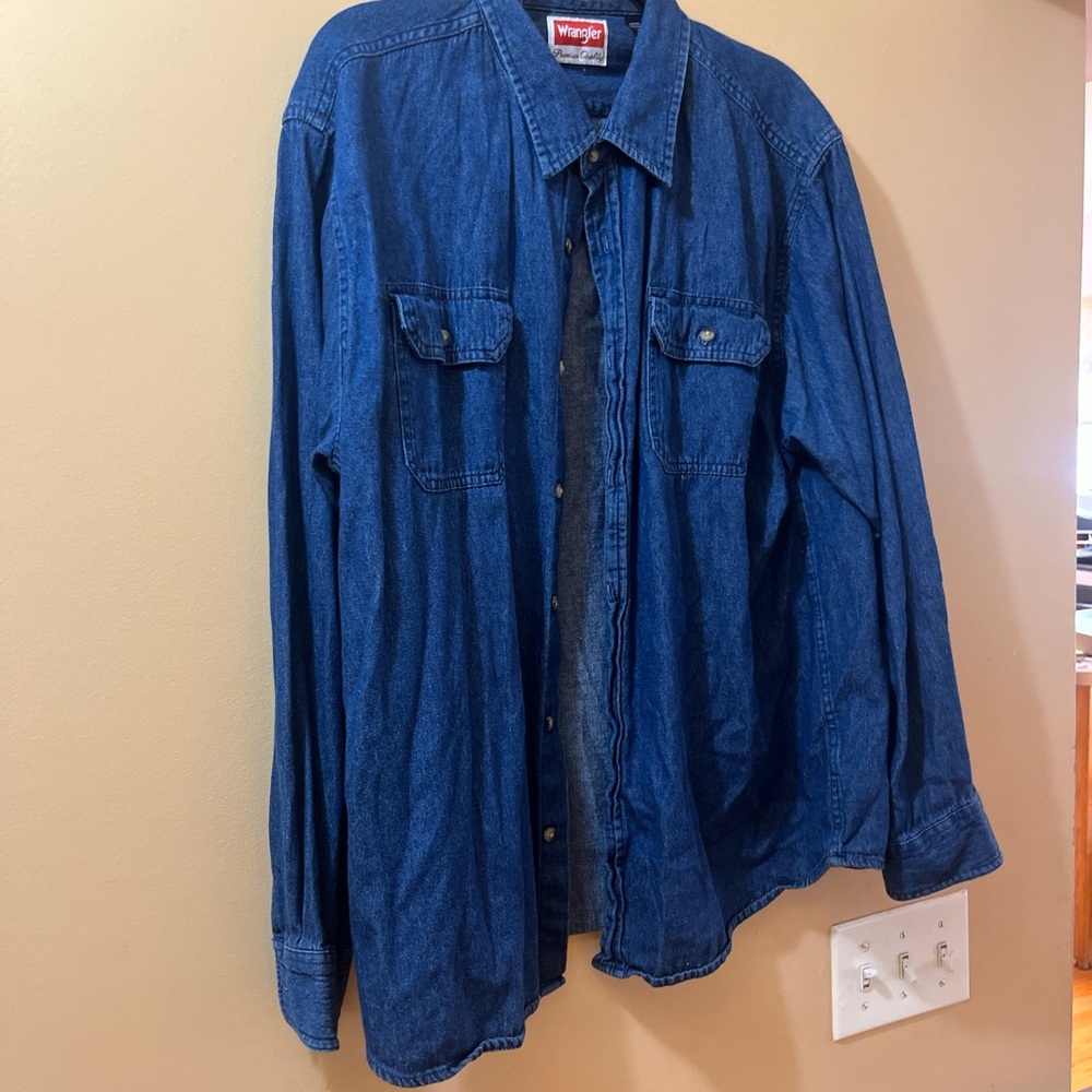 Wrangler button down shirt